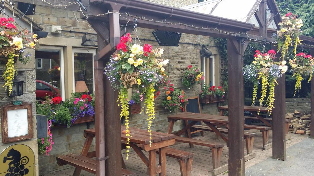 The Rose And Crown Hotell Huddersfield Eksteriør bilde